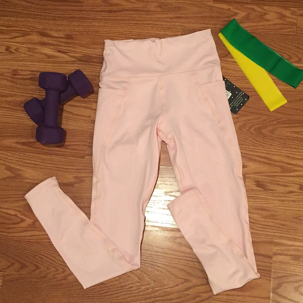 Vie Active  light pink yoga pants Size small NWT